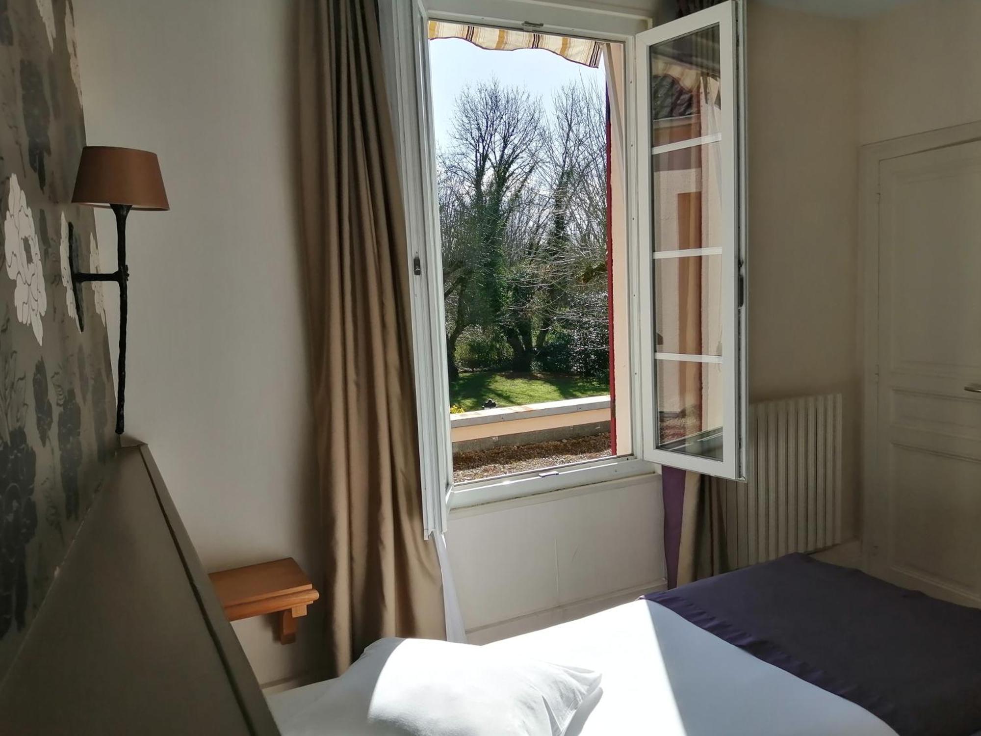 Hotel Les Fleurs Pontaubert Kültér fotó